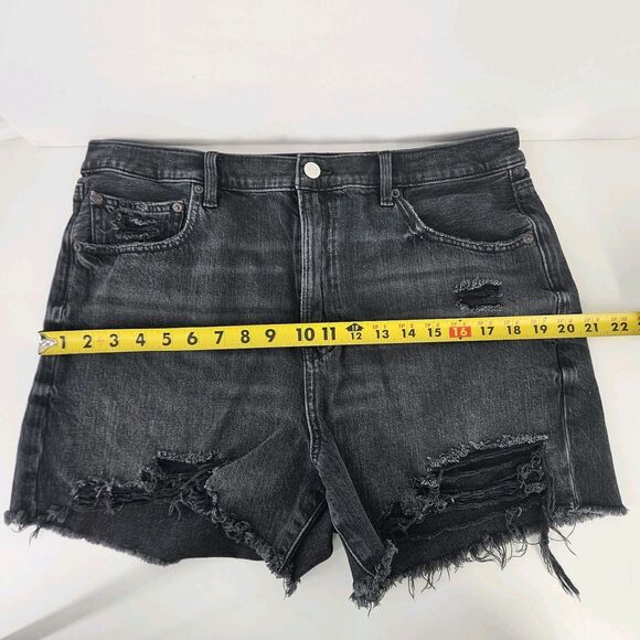 American Eagle Sz 16 High Rise Baggy Cutoff Distressed Shorts Black Stretch Rips - Picture 8 of 16